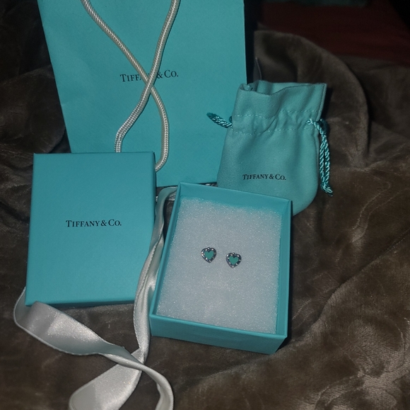 AUTHENTIC TIFFANY AND CO EARRINGS - Picture 3 of 4